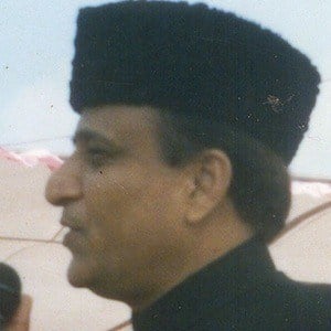 Азам Хан (Azam Khan)